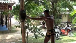 Kru Yod Demonstrates a HEAD KICK Technique workout [upl. by Dall]