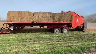 Larrington Trailers  Straw Spreader working in Canada [upl. by Amiaj]