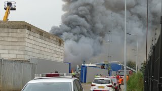 GRIP2 Zeer grote brand bij Avi aan de Rietveldenkade in sHertogenbosch [upl. by Cleo525]