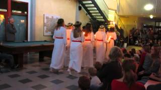 Boxholms Lucia 2014 besöker Stenbockskolan [upl. by Kcirdes]