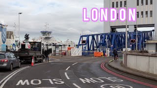 WOOLWICH FERRY TOUR 🇬🇧⛴️ 4K [upl. by Pickford]