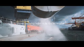 vr 27 augustus 2021 22  Laden uit een zeeschip in de Botlek in de schemering door Rotterdam [upl. by Madel560]