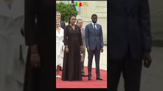 A lelysée🇨🇵 BASSIROU DIOMAYE FAYE et Absa FAYE sa 2ème épouses reçu par E MACRON et Brigitte [upl. by Hannazus811]