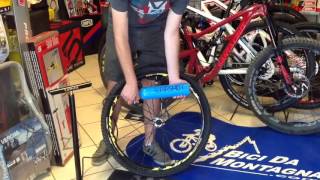 Bombola AirShot per gonfiare gomme tubeless [upl. by Nuyh]