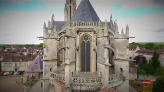 La cathédrale NotreDame de Senlis vue par drone [upl. by Notsuj241]