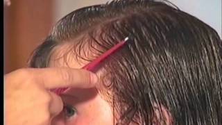 Removing Head Lice Safely Spanish  Eliminando los Piojos Eficientemente [upl. by Nimajneb]