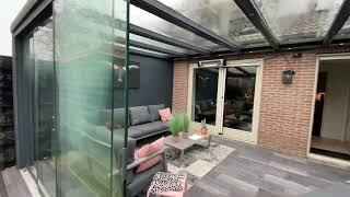 Complete Terrasoverkapping met Glazenschuifdeuren amp Aluminium Zijwand amp Glazen Dak  EMBA VERANDA [upl. by Atiugram]