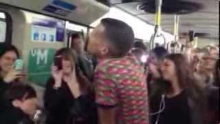 Stromae chante Formidable dans le métro de Montréal STM Stromae [upl. by Rebmetpes]