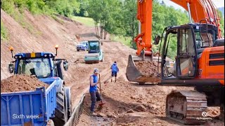 3 ESCAVATORI HITACHI al lavoro per la REALIZZAZIONE di un VALLO TOMO [upl. by Aicnelev]