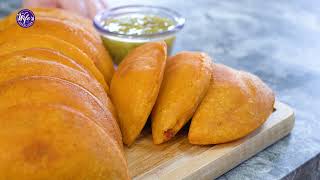 EMPANADAS COLOMBIANAS CON HARINA PAN RELLENAS DE POLLO  Recetas MWC [upl. by Talbott893]