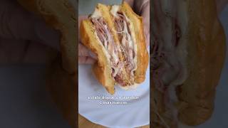 Un sandwich de mortadela o una lección de vida [upl. by Daveta]