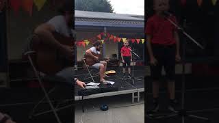 ShaneyLee from thevoice sings George Ezras quotHold My Girlquot at dragonfest2019 [upl. by Ching]