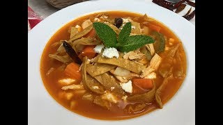 Sopa de Tortilla Con Pollo Deliciosa Estilo8a [upl. by Gorrian]