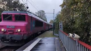 passage sans arrêt du Ouigo classique en gare de Gravigny Balizy [upl. by Emelina]