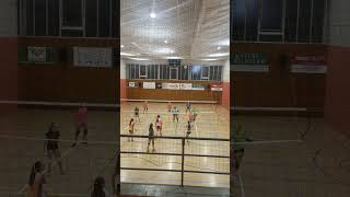 Juvenil Vilassar blanc las Reinas del voleibol [upl. by Sillyrama]